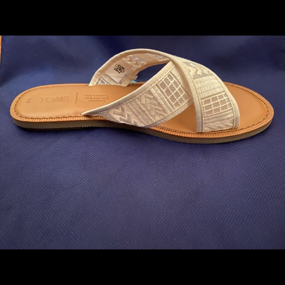 TOMS VIV Natural Arrow Mesh sandals PRICE IS FIRM - Picture 4 of 6